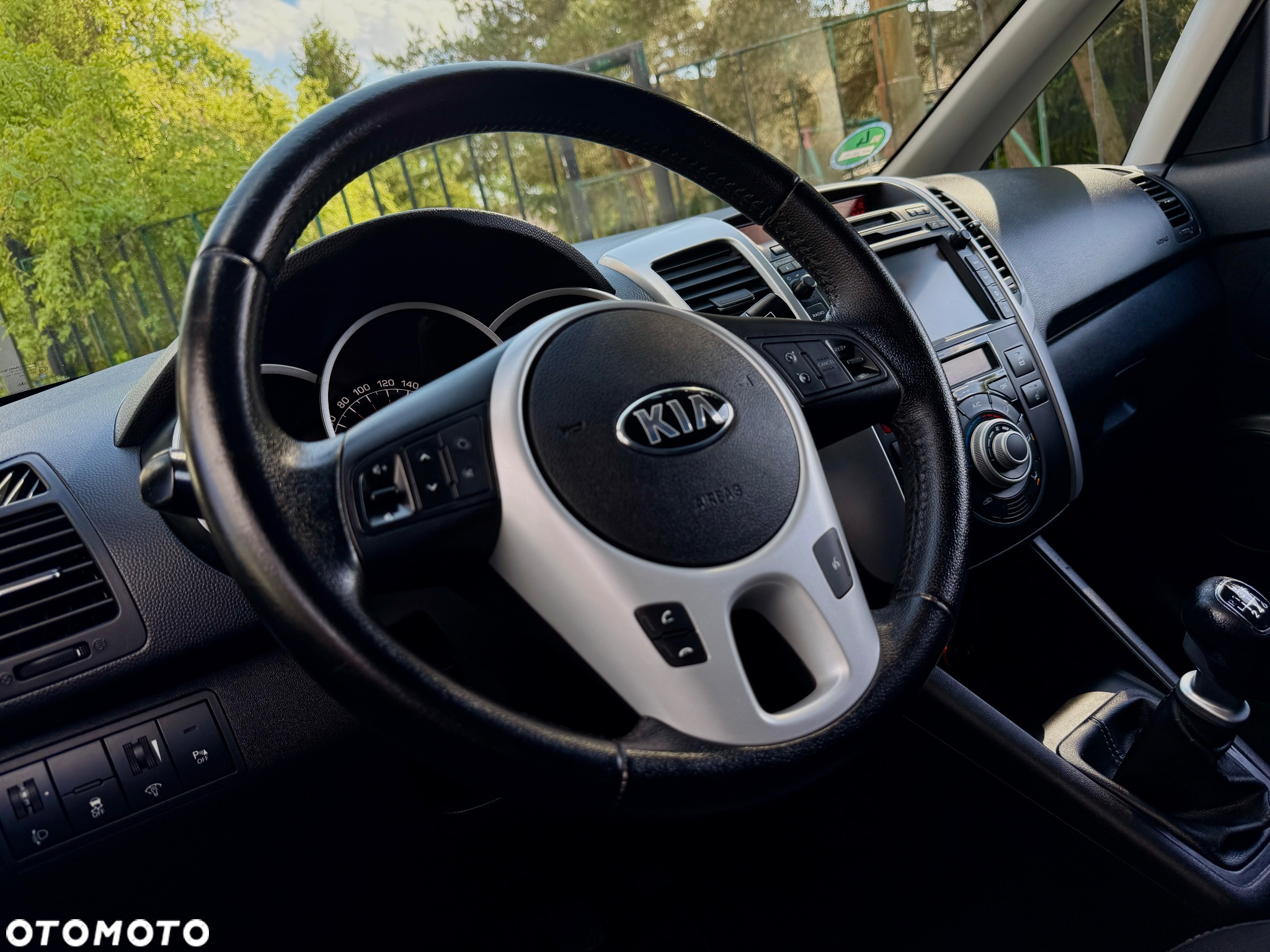 Kia Venga 1.6 CVVT Titanium Collection - 14