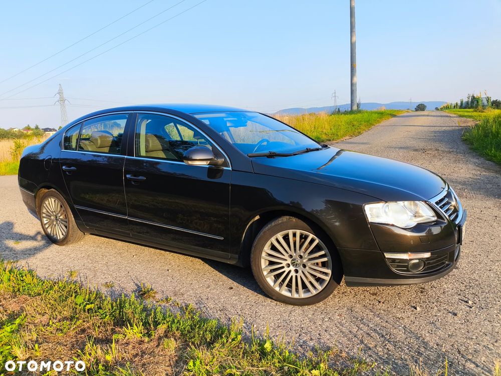 Volkswagen Passat 2.0 FSI Highline - 19