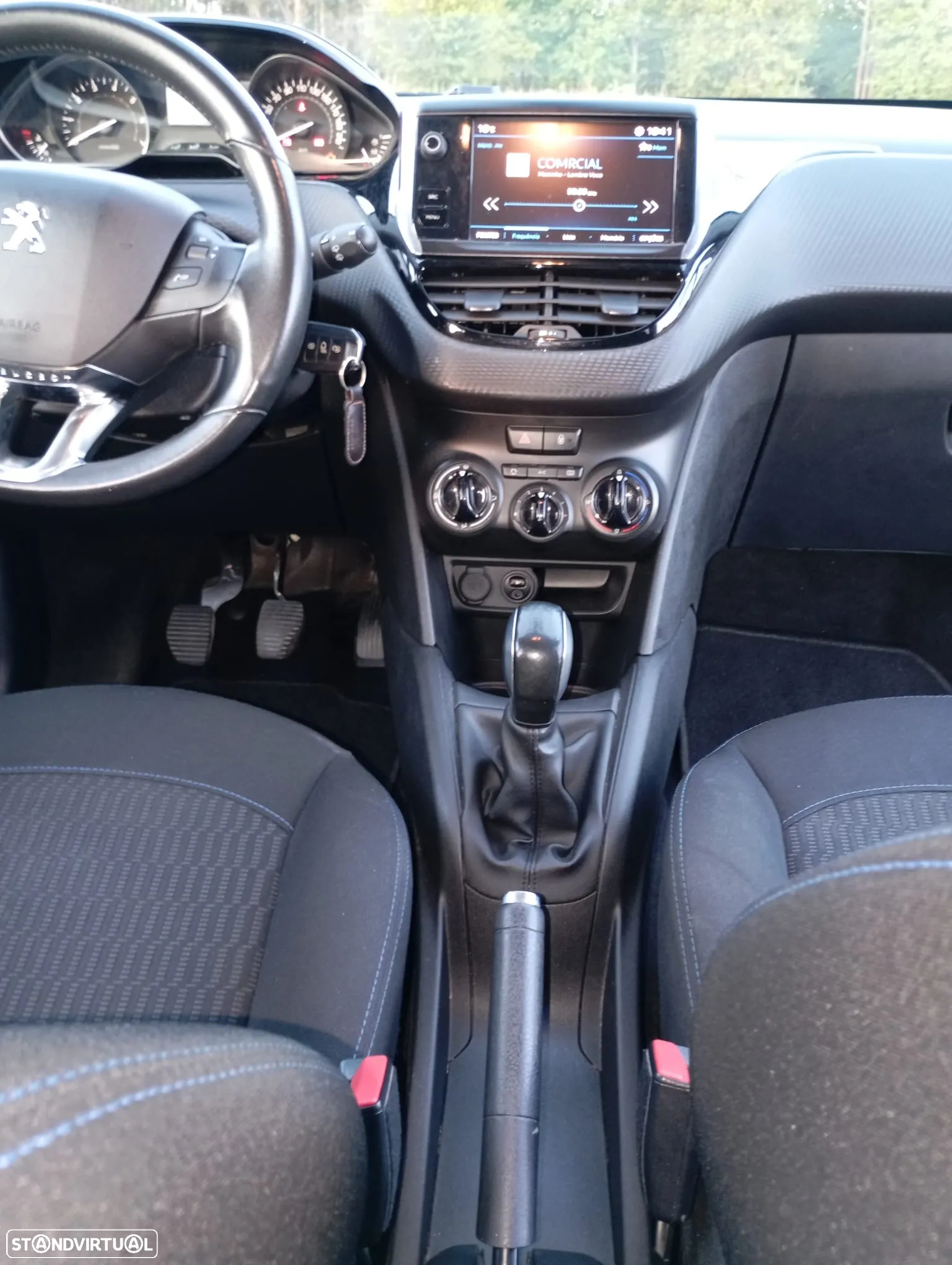Peugeot 208 1.2 PureTech Style - 8