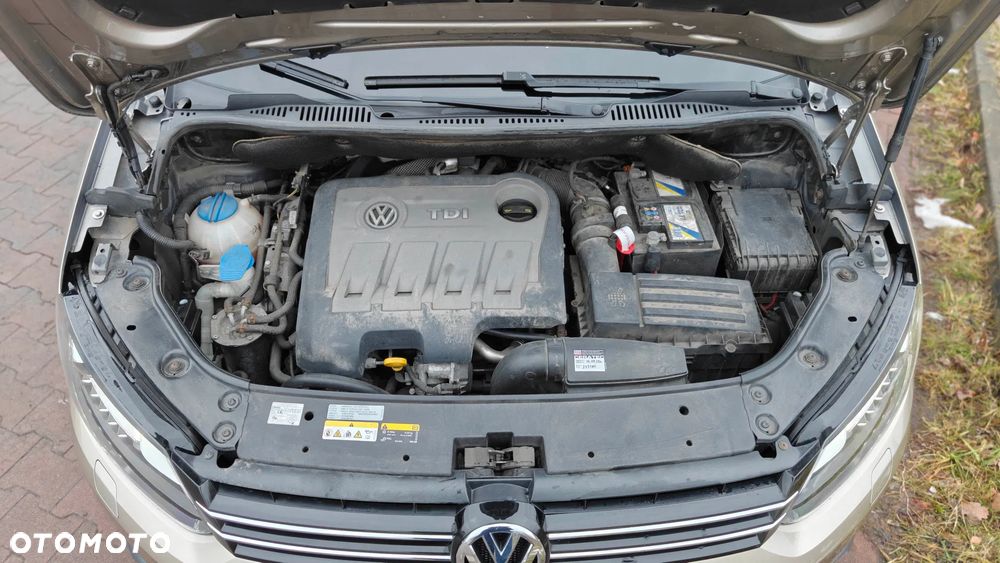 Volkswagen Touran 2.0 TDI Highline DSG - 30