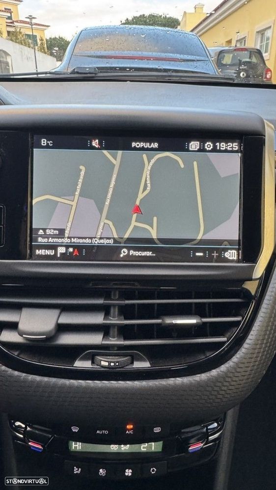 Peugeot 2008 1.2 PureTech Allure EAT6 - 10