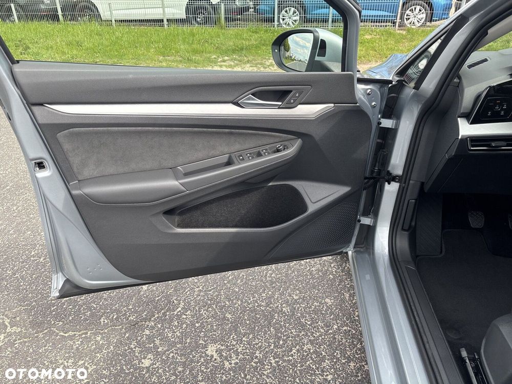Volkswagen Golf - 11