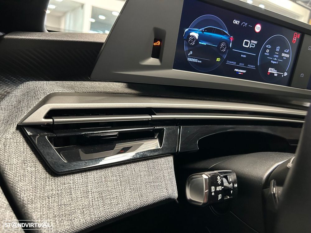 Peugeot 3008 1.2 Hybrid Allure e-DCS6 - 37