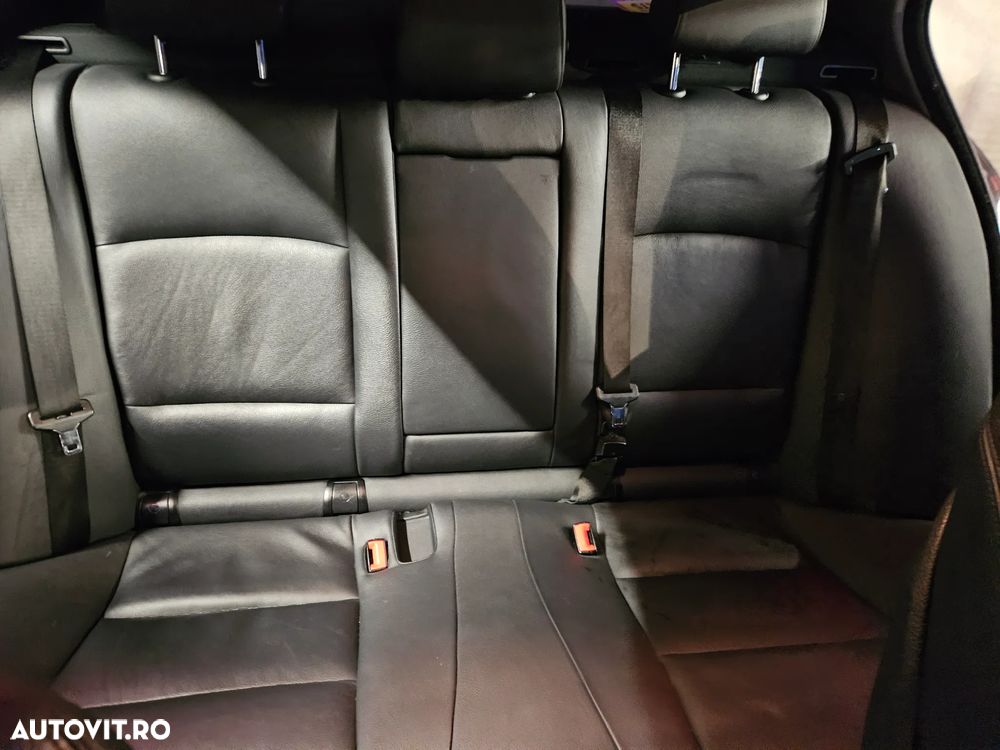 BMW Seria 5 518d Aut. - 29