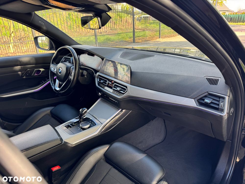 BMW Seria 3 330d xDrive M Sport - 23