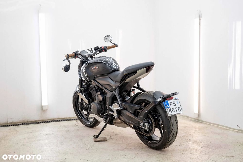 Triumph Trident - 8