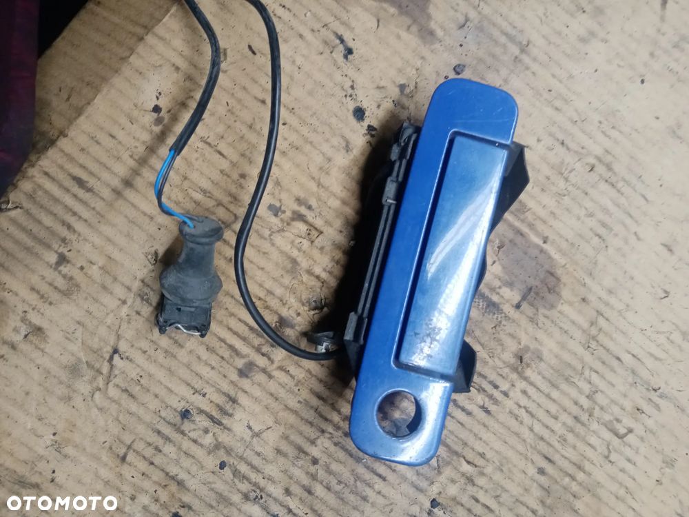 Klamka zewnętrzna lewy przód Audi A4 B5 80 A8 4A0837205D 8D0837207A - 2