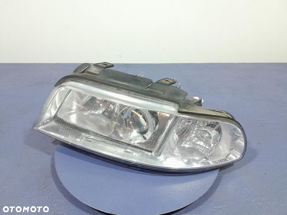 AUDI A4 B5 REFLEKTOR LEWY LAMPA PRZÓD - 2