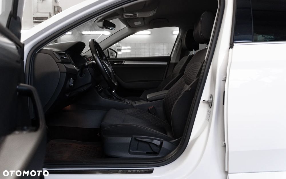 Skoda Superb 2.0 TDI SCR Ambition DSG - 27