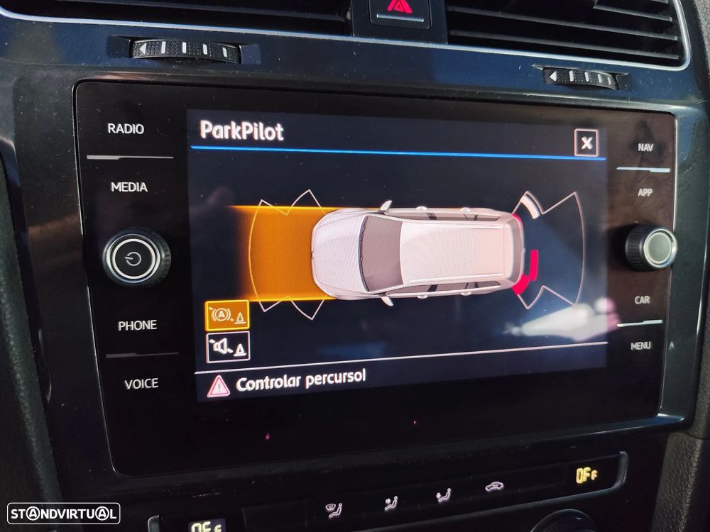 VW Golf Variant 1.6 TDi Confortline - 29