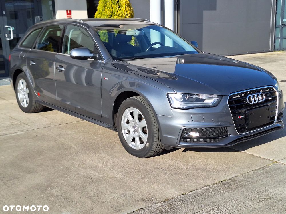 Audi A4 Avant 2.0 TDI DPF clean diesel quattro S tronic S line Sportpaket - 4