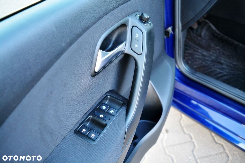 Volkswagen Polo 1.4 MATCH - 19