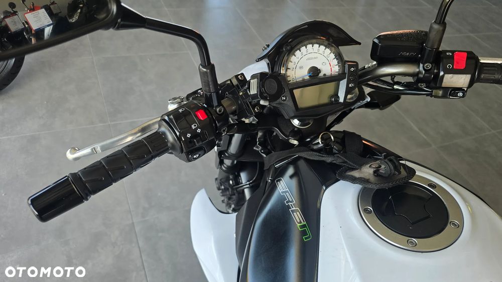 Kawasaki ER - 20