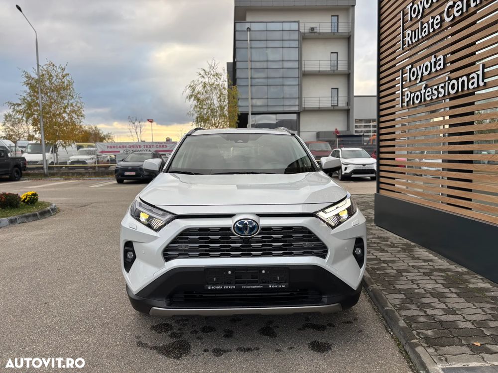 Toyota RAV4 - 6