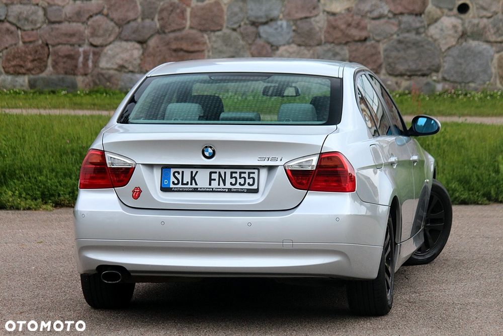 BMW Seria 3 318i Edition Exclusive - 21