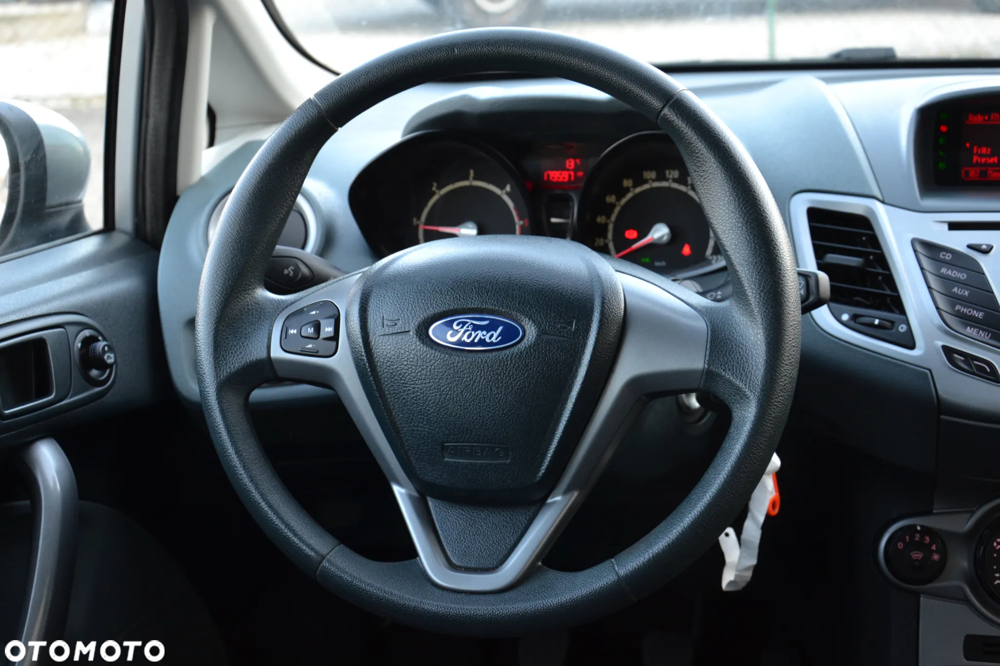 Ford Fiesta 1.6 TDCI Ambiente - 23