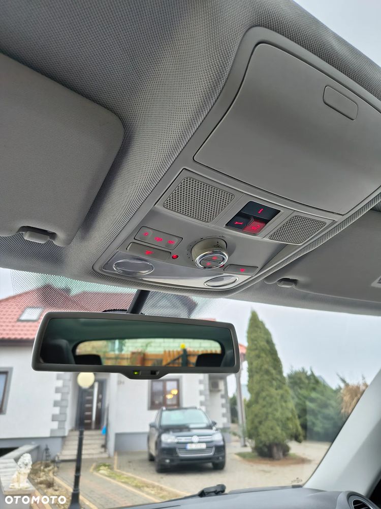 Volkswagen Tiguan - 8