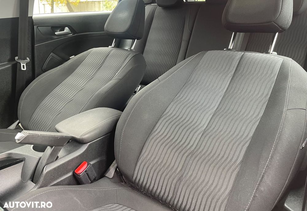 Peugeot 308 1.6 e-HDI FAP STT Allure - 13