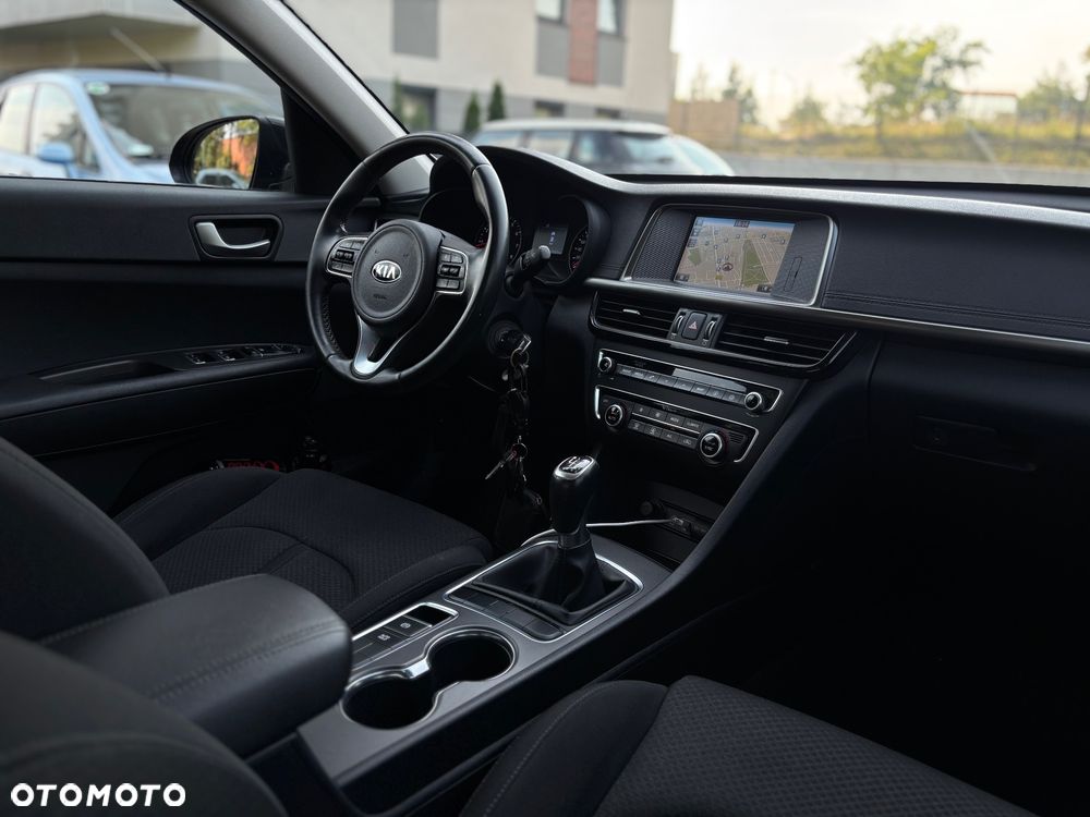 Kia Optima 2.0 L - 17