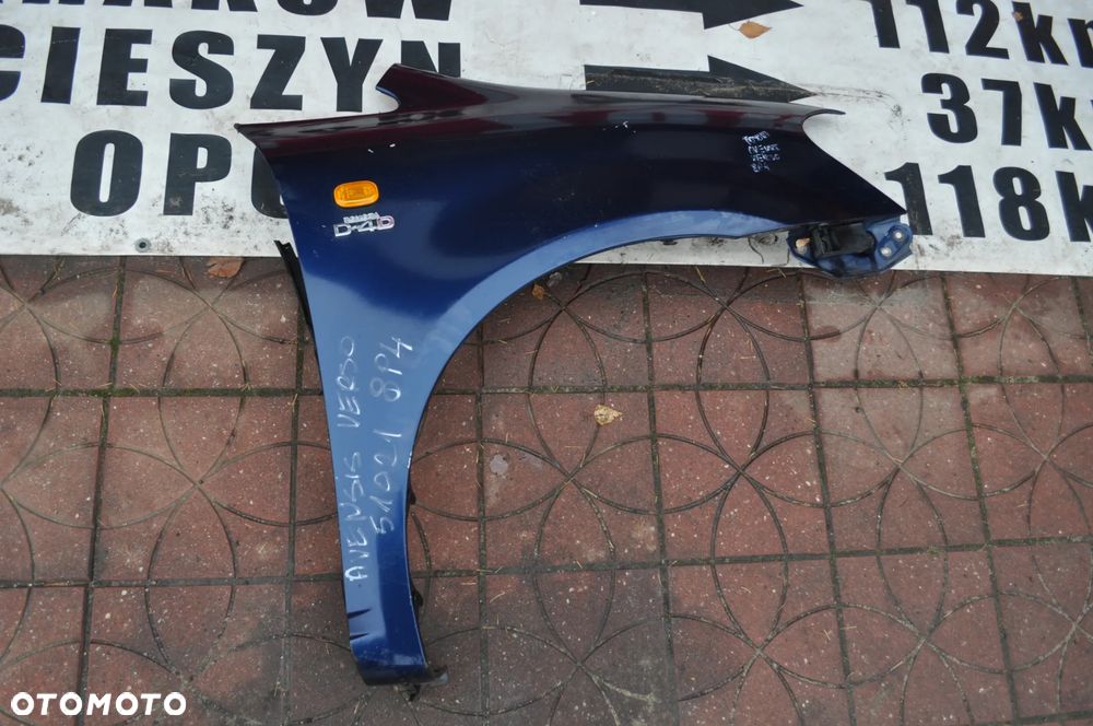 toyota avensis verso błotnik kolor 8P4 nr 51021 WYSYŁKA - 2