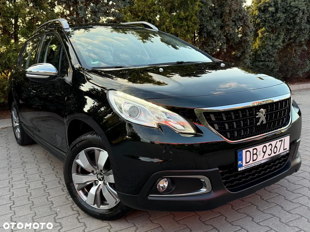 Peugeot 2008 1.2 Pure Tech Allure S&S - 9