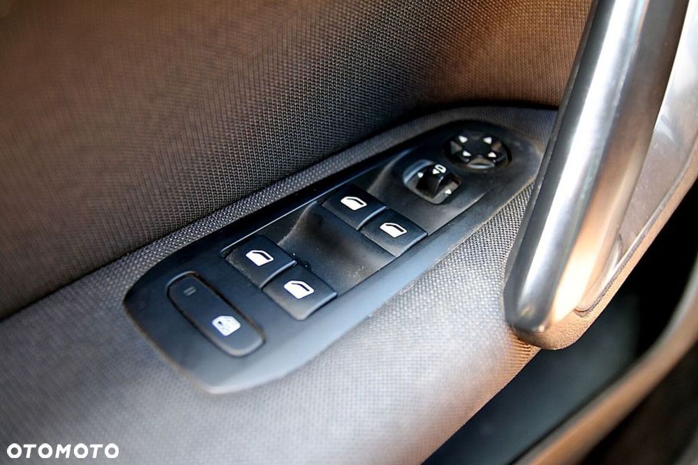 Peugeot 308 1.2 PureTech Allure S&S - 32