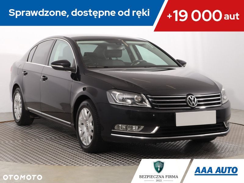 Volkswagen Passat - 1