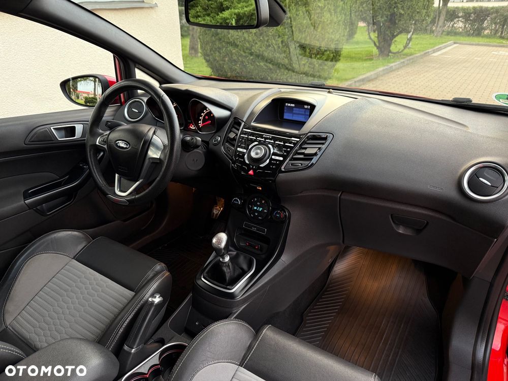 Ford Fiesta ST - 35