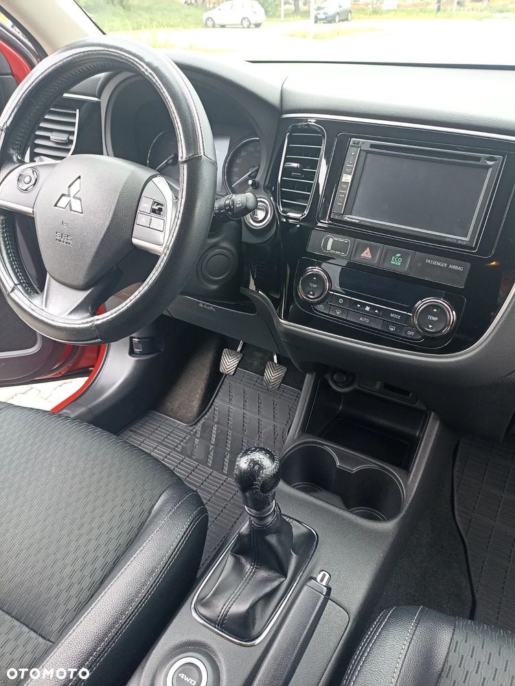 Mitsubishi Outlander 2.2 DI-D 4WD Diamant Edition - 10