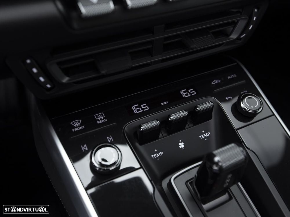 Porsche 911 (992) Turbo S - 23