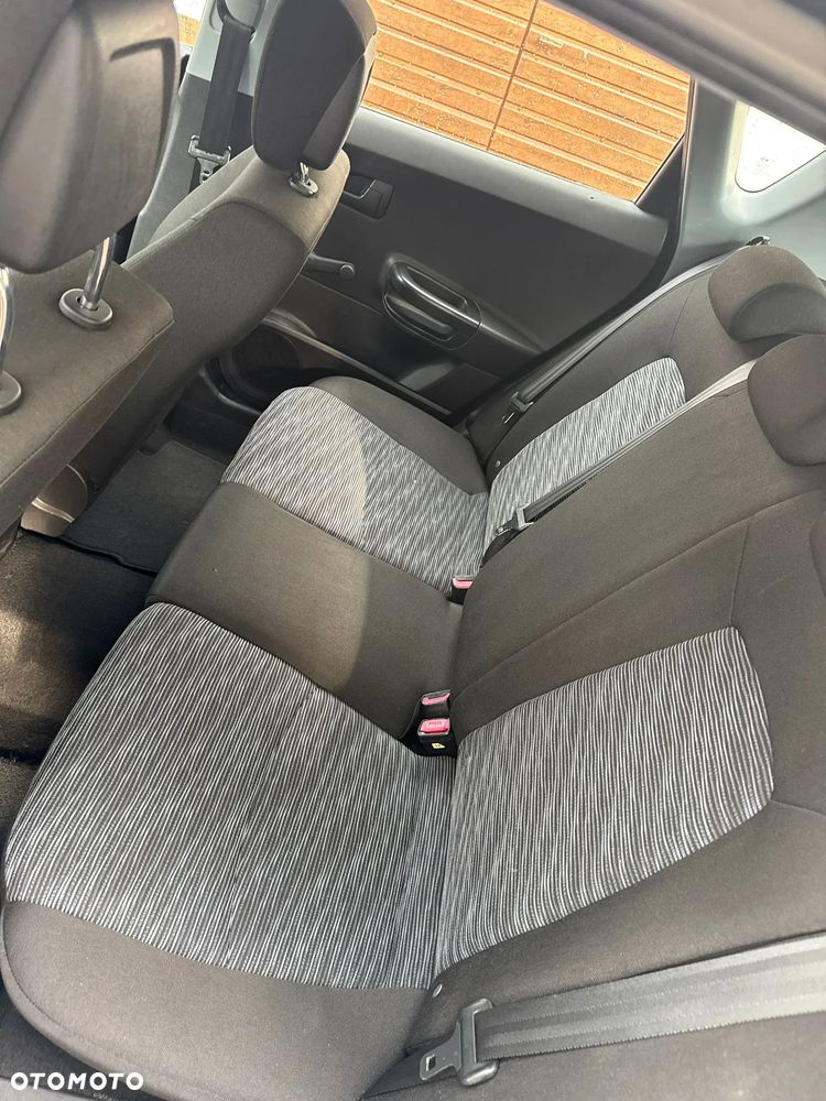 Kia Ceed - 16