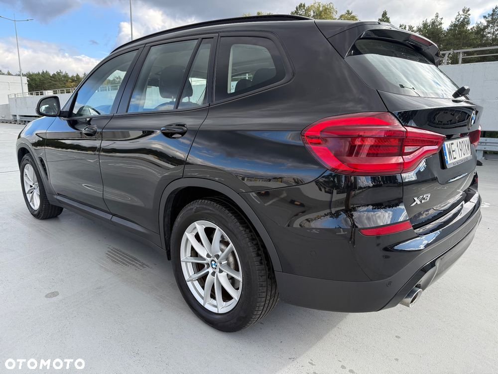 BMW X3 xDrive20d Advantage - 4