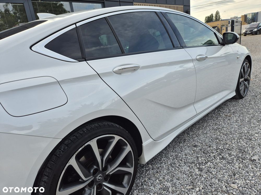 Opel Insignia Sport2.0 Direct InjTurbo 4x4 GSI - 3