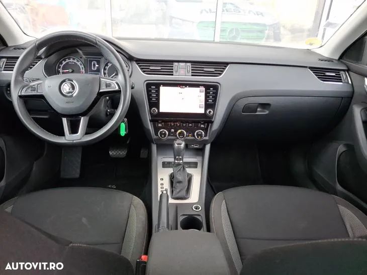 Skoda Octavia Combi Diesel 1.6 TDI DSG Ambition - 10