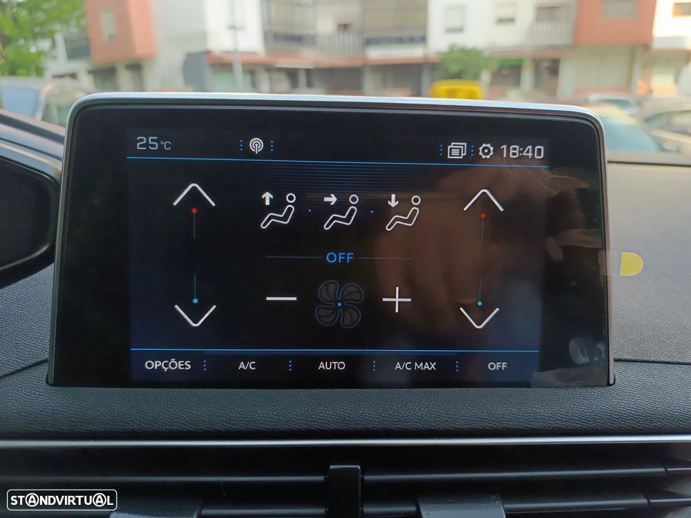 Peugeot 3008 1.2 PureTech Allure Pack EAT8 - 37