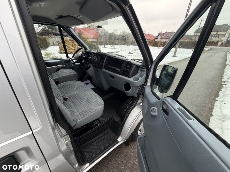 Ford Transit - 24