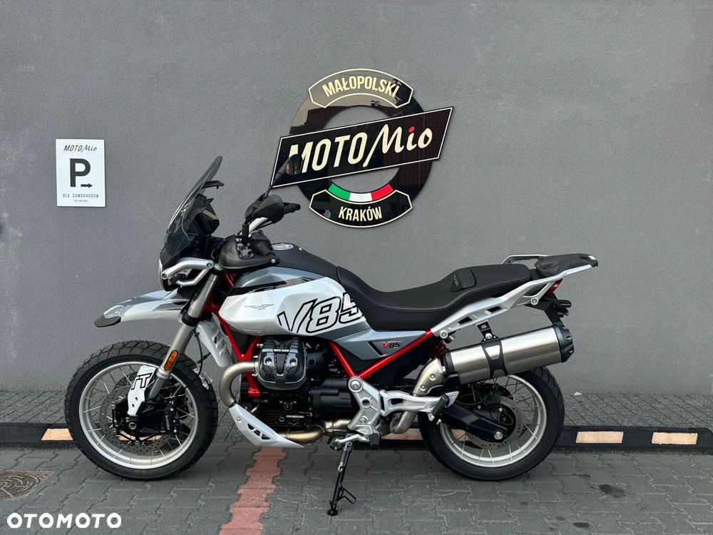 Moto Guzzi V85 - 4
