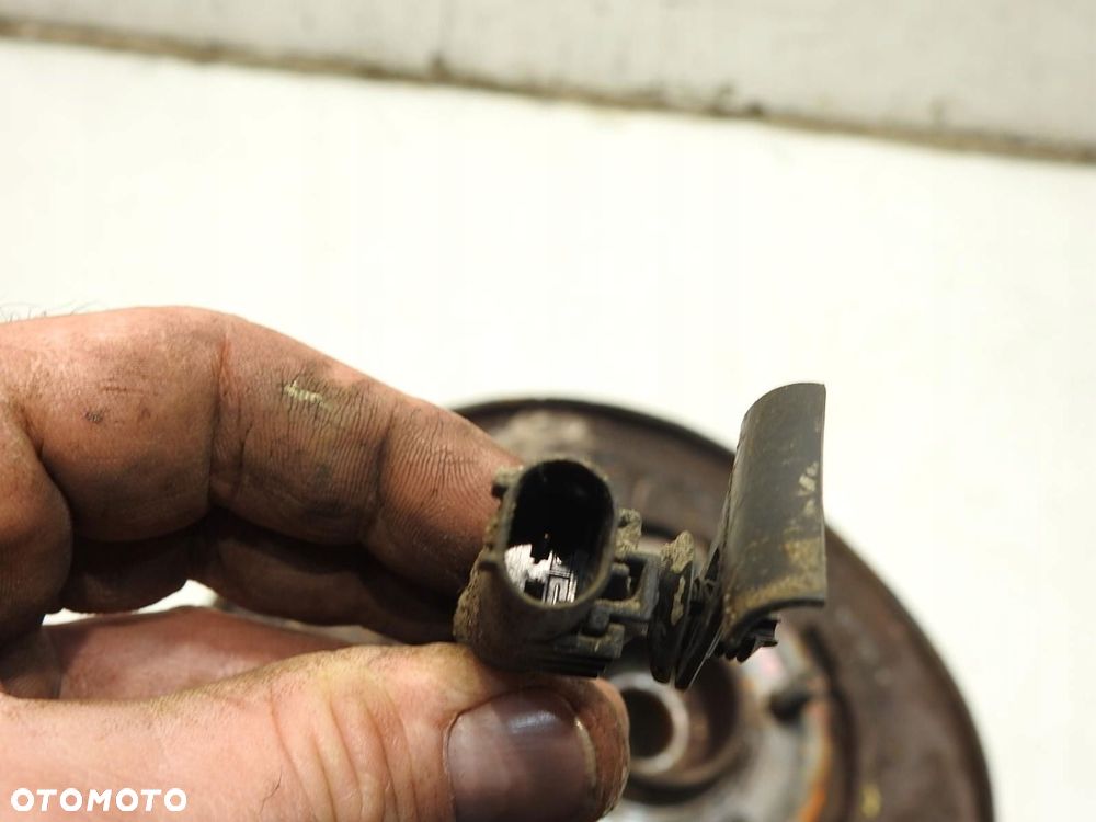 ZWROTNICA PIASTA PRAWY TYŁ LAND ROVER DISCOVERY III 2.7 V6 - 5