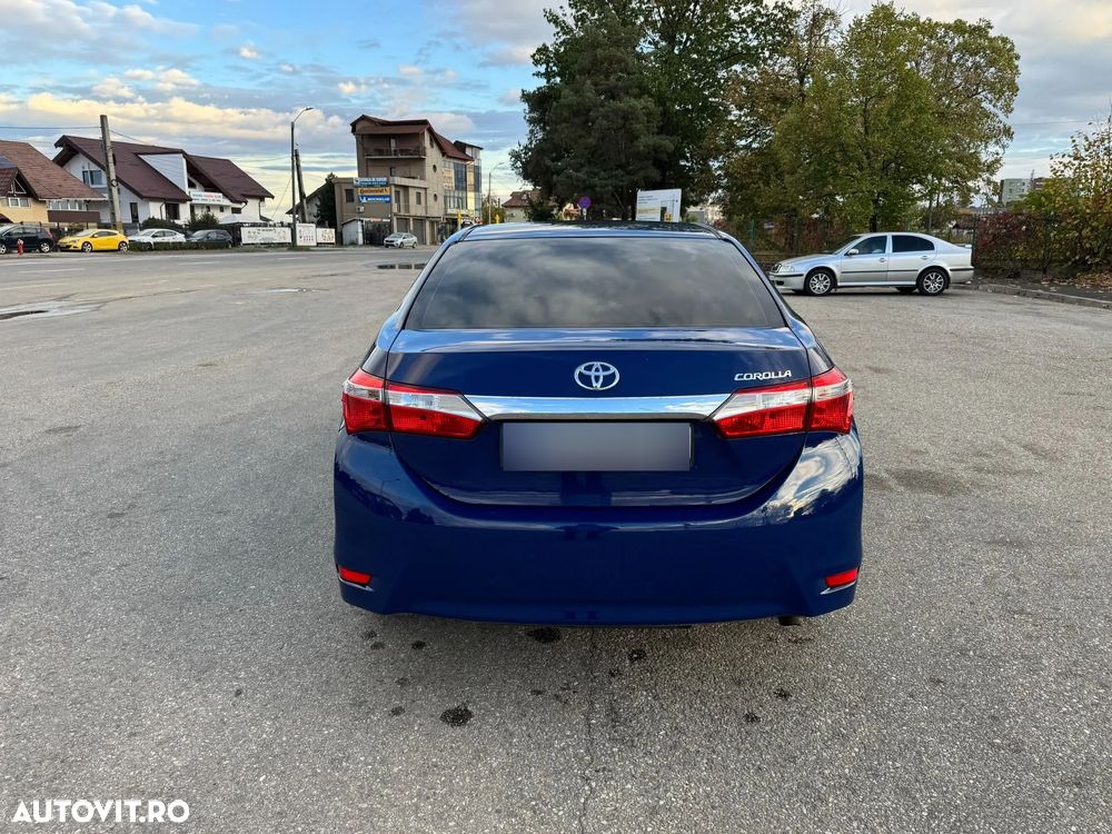 Toyota Corolla - 4