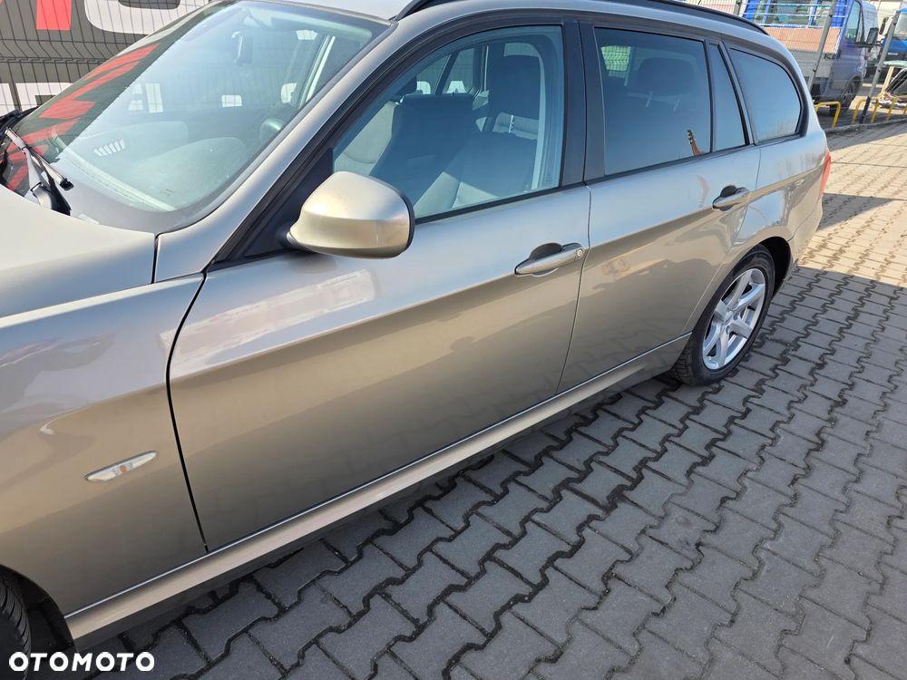 BMW Seria 3 320d xDrive DPF Edition Sport - 20