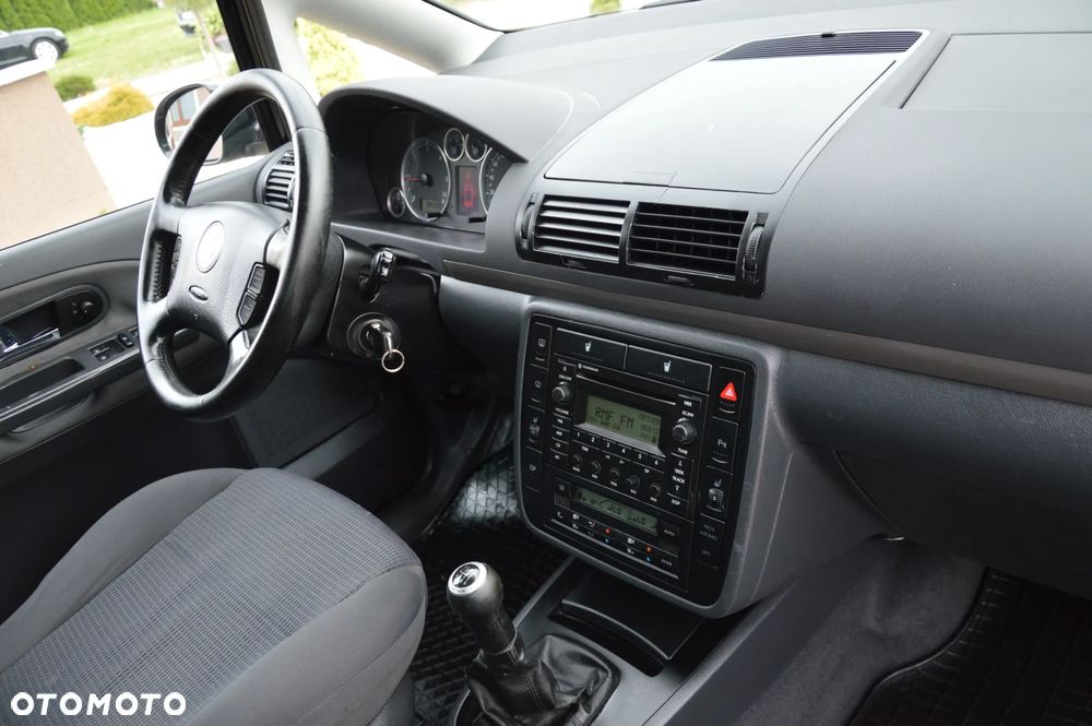 Volkswagen Sharan 1.9 TDI 4Motion Sportline - 23