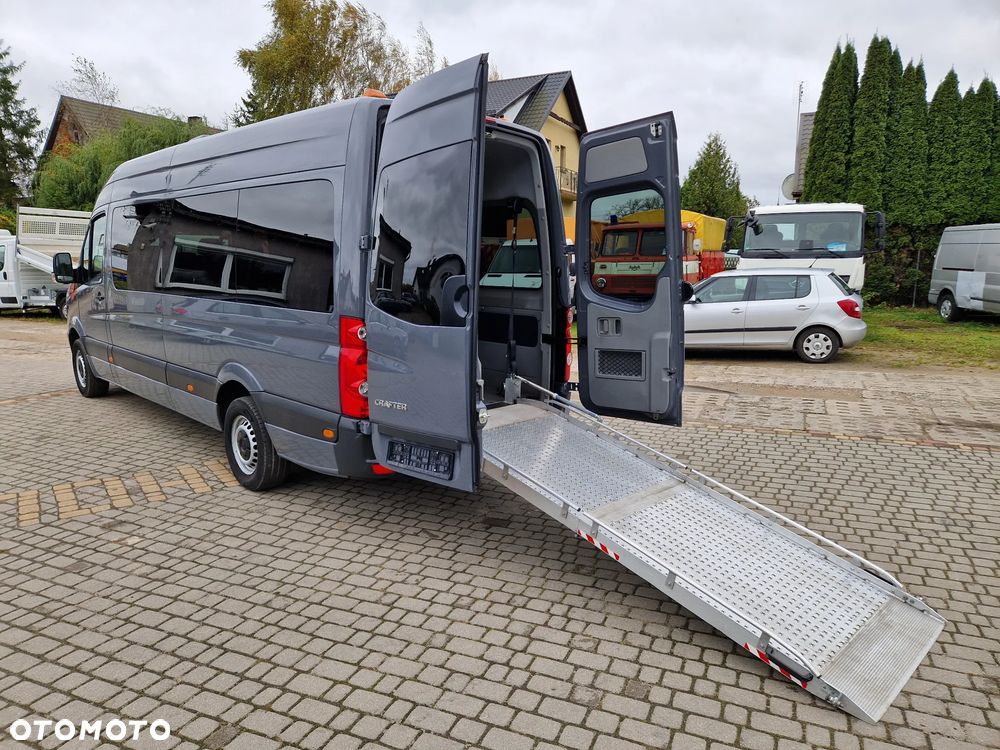 Volkswagen CRAFTER 9 osobowy MAXI PODJAZD DLA NIEPEŁNOSPRAWNYCH - 17