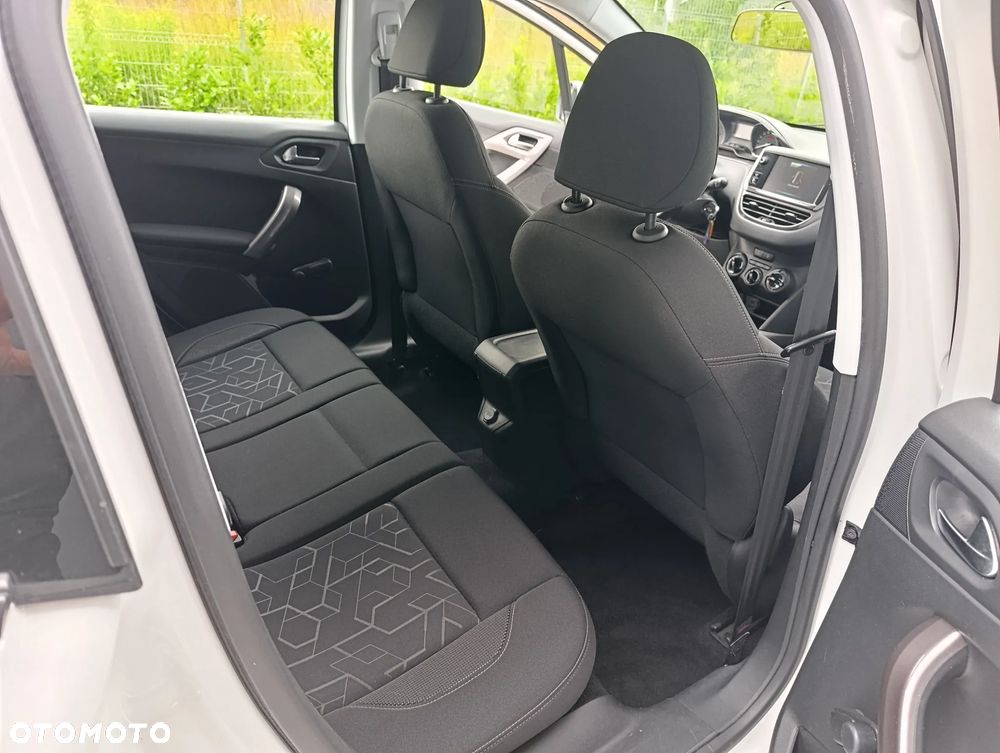 Peugeot 2008 - 12