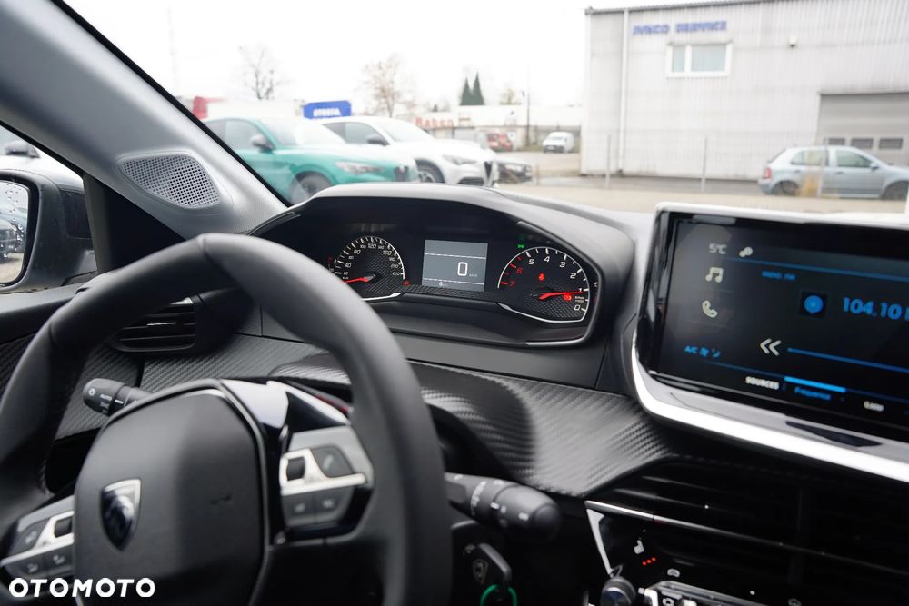Peugeot 208 - 13
