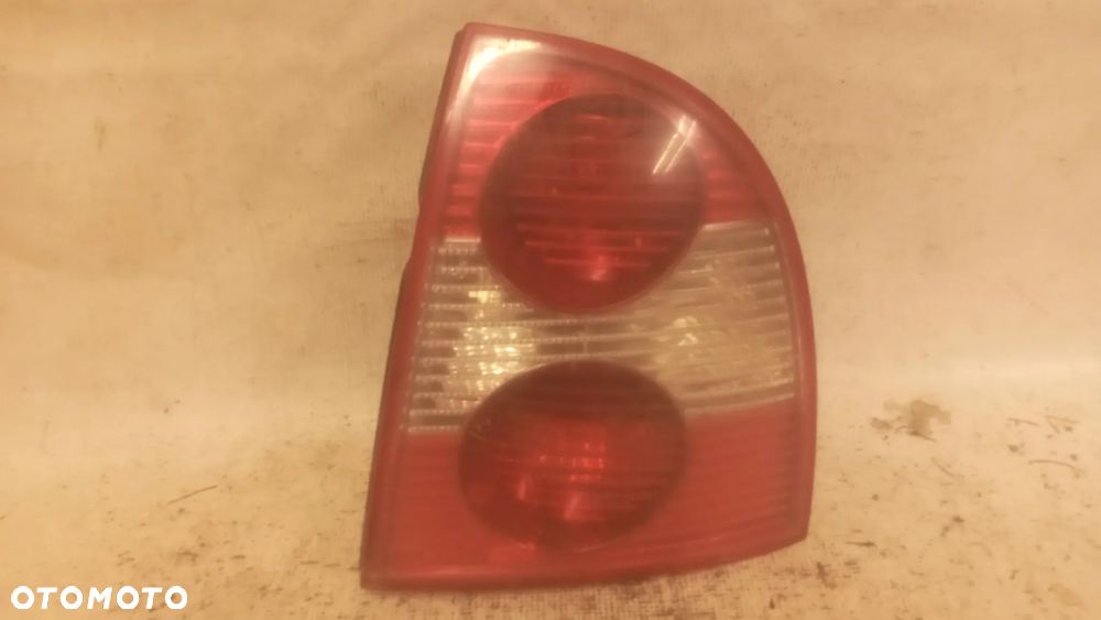 .  TYL TYLNA LAMPA PRAWA VOLKSWAGEN PASSAT B5 LIFT SEDAN - 1