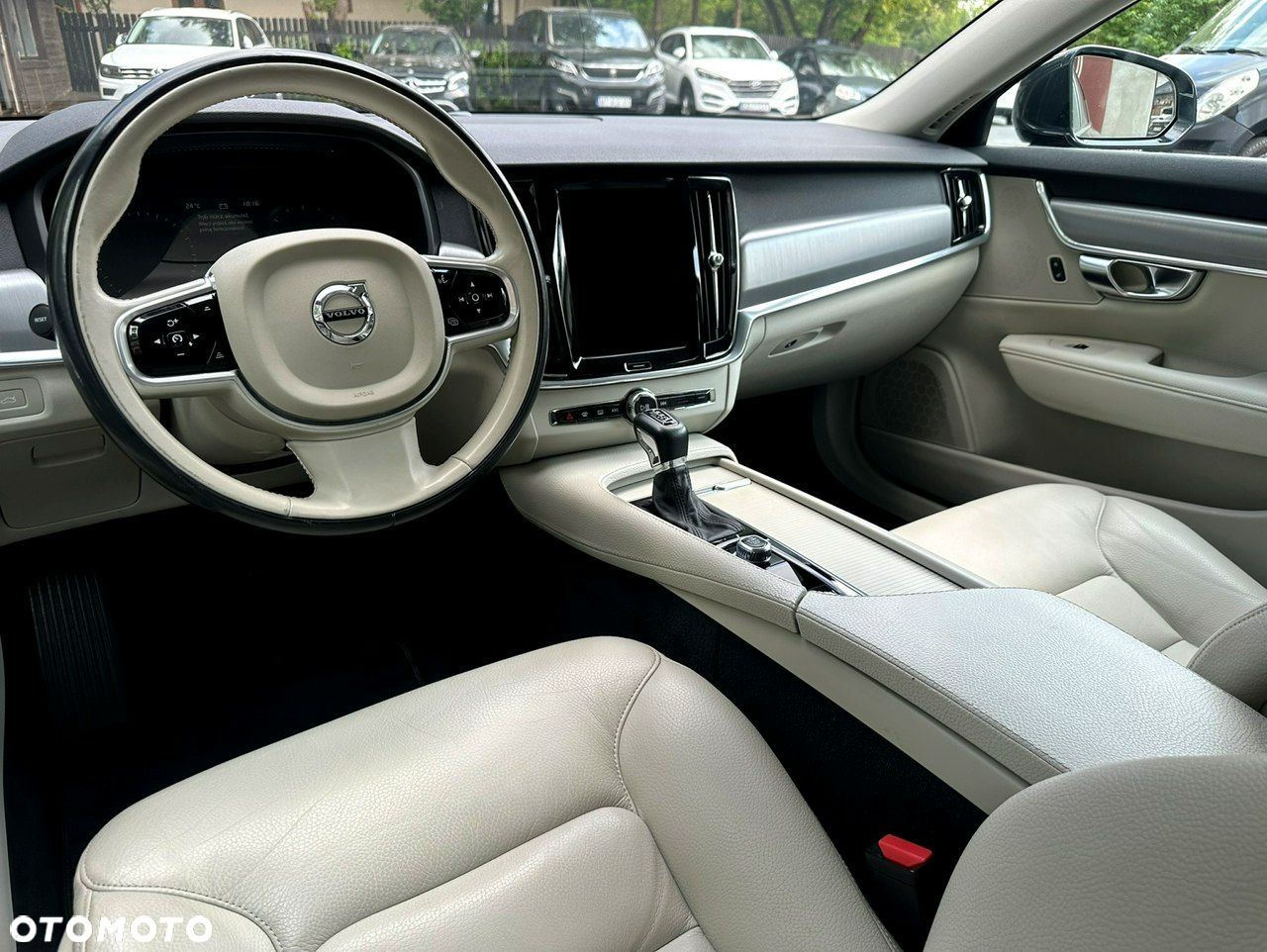 Volvo V90 D5 AWD Momentum - 22