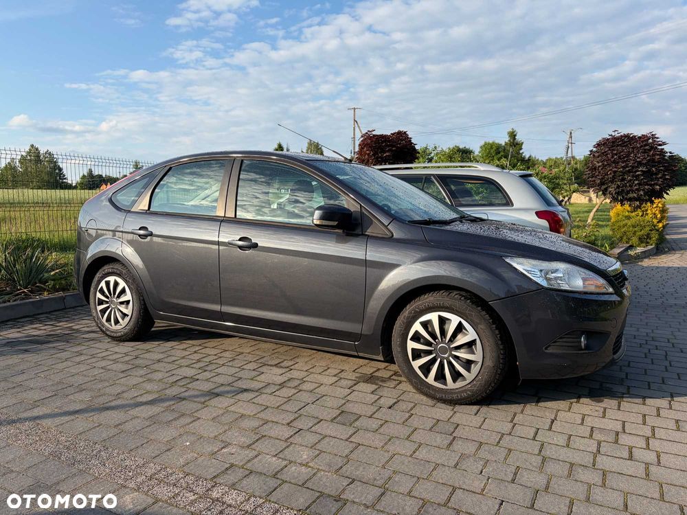 Ford Focus 2010 photo 2