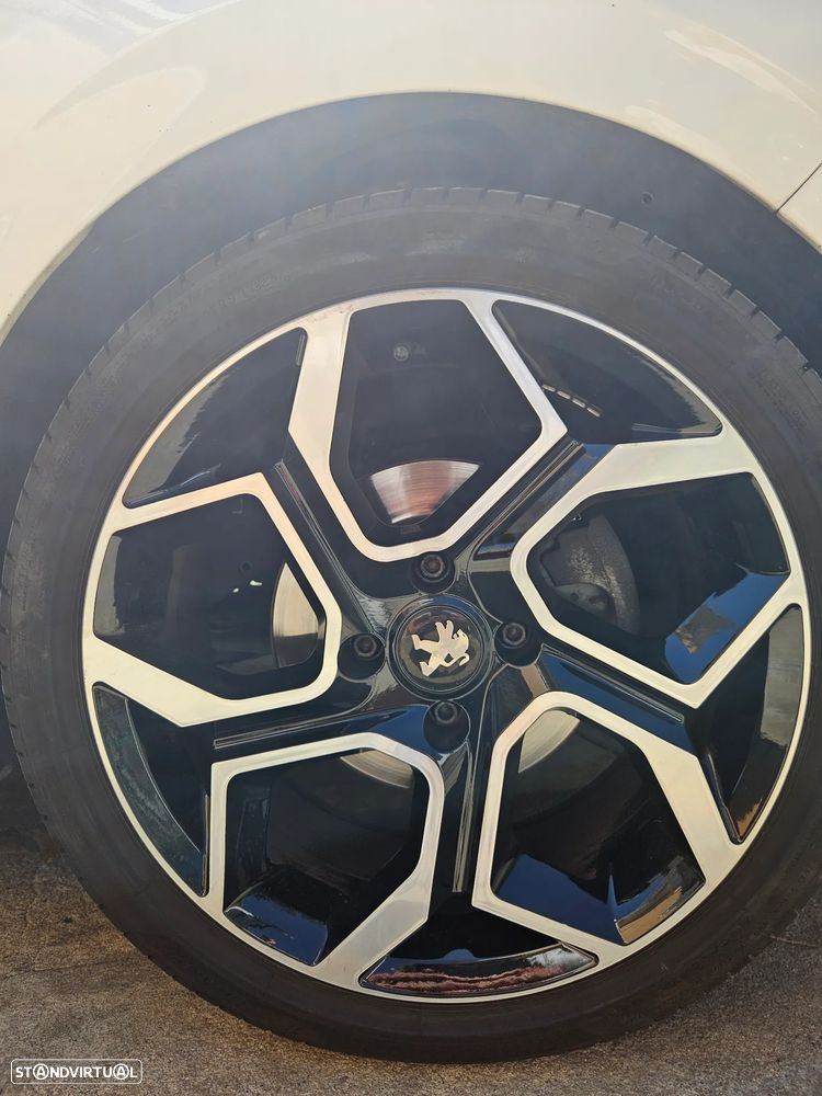 Peugeot 208 BlueHDi 100 Allure - 9