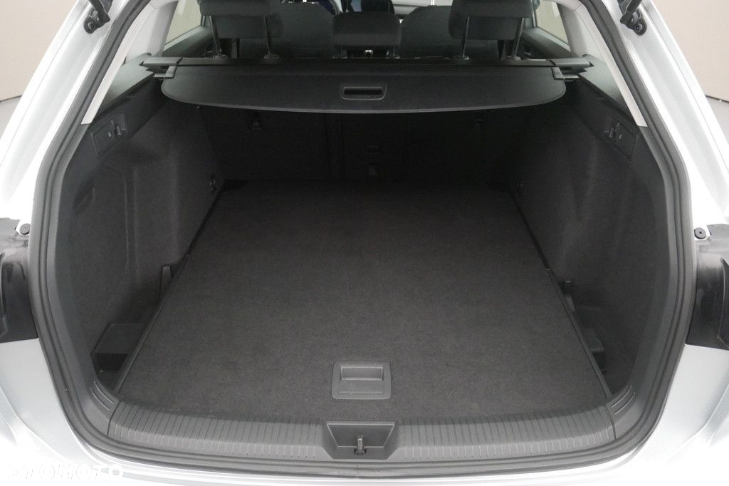 Volkswagen Golf - 16