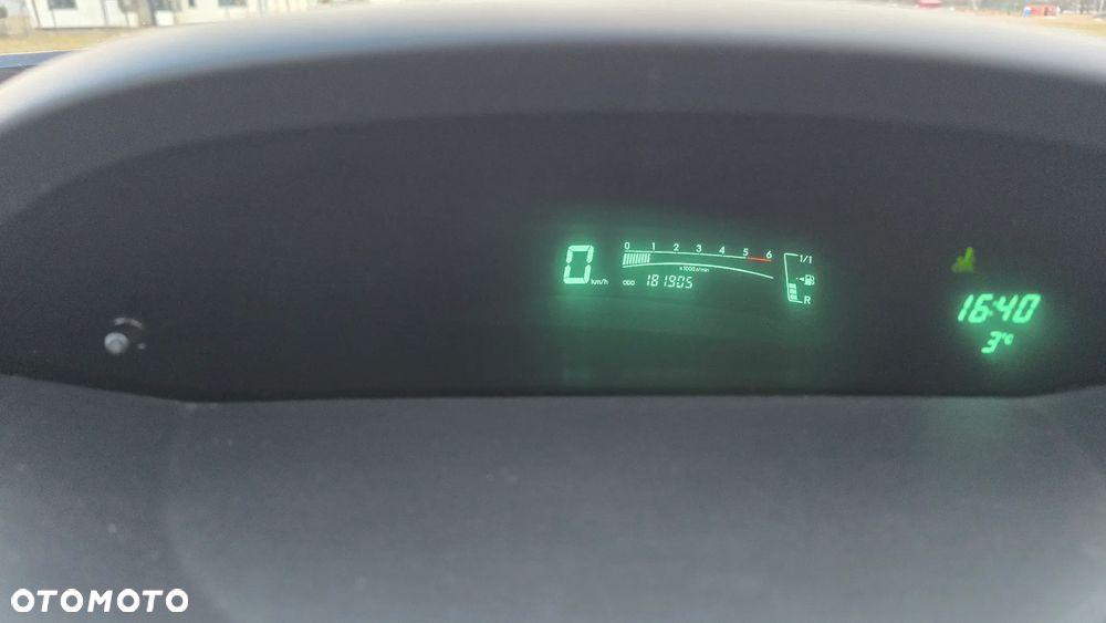 Toyota Yaris 1.4 D-4D Prestige - 23